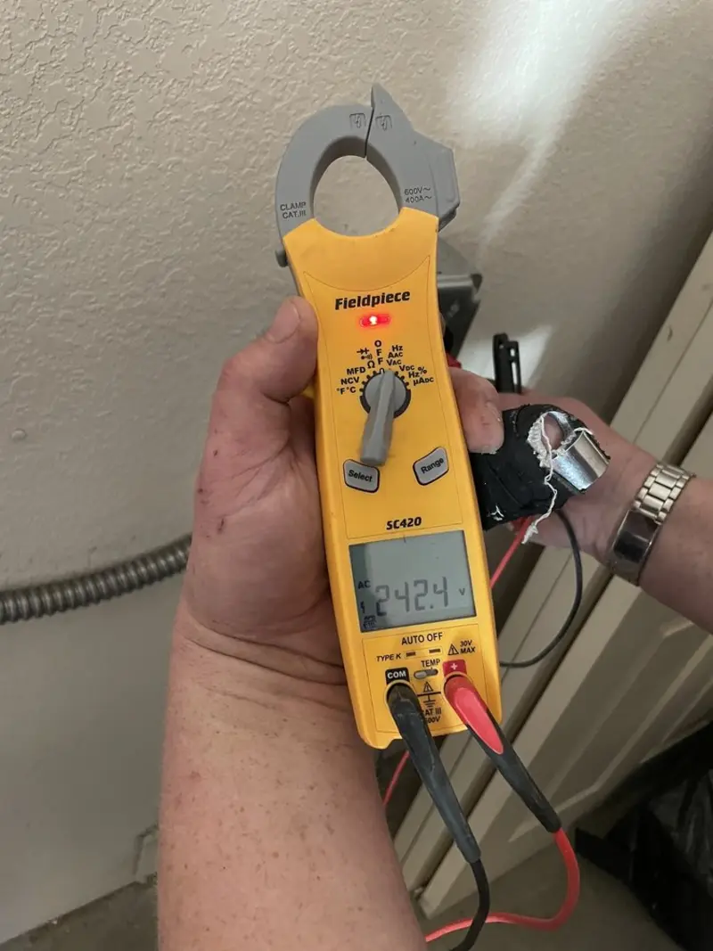 Voltage testing with clamp meter during Generator Installation in Vinita